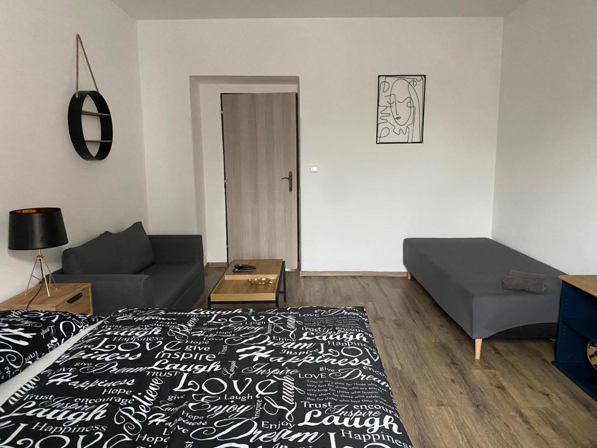 Cerna Ruze - Apartman 4 Plzeň Esterno foto
