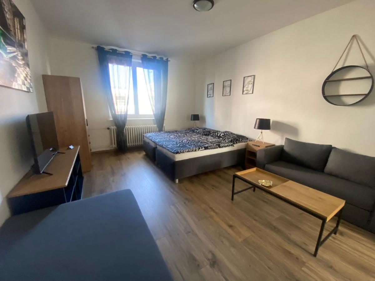 Cerna Ruze - Apartman 4 Plzeň Esterno foto
