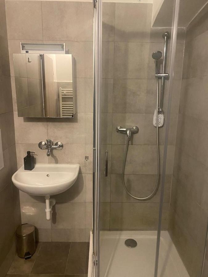 Cerna Ruze - Apartman 4 Plzeň Esterno foto